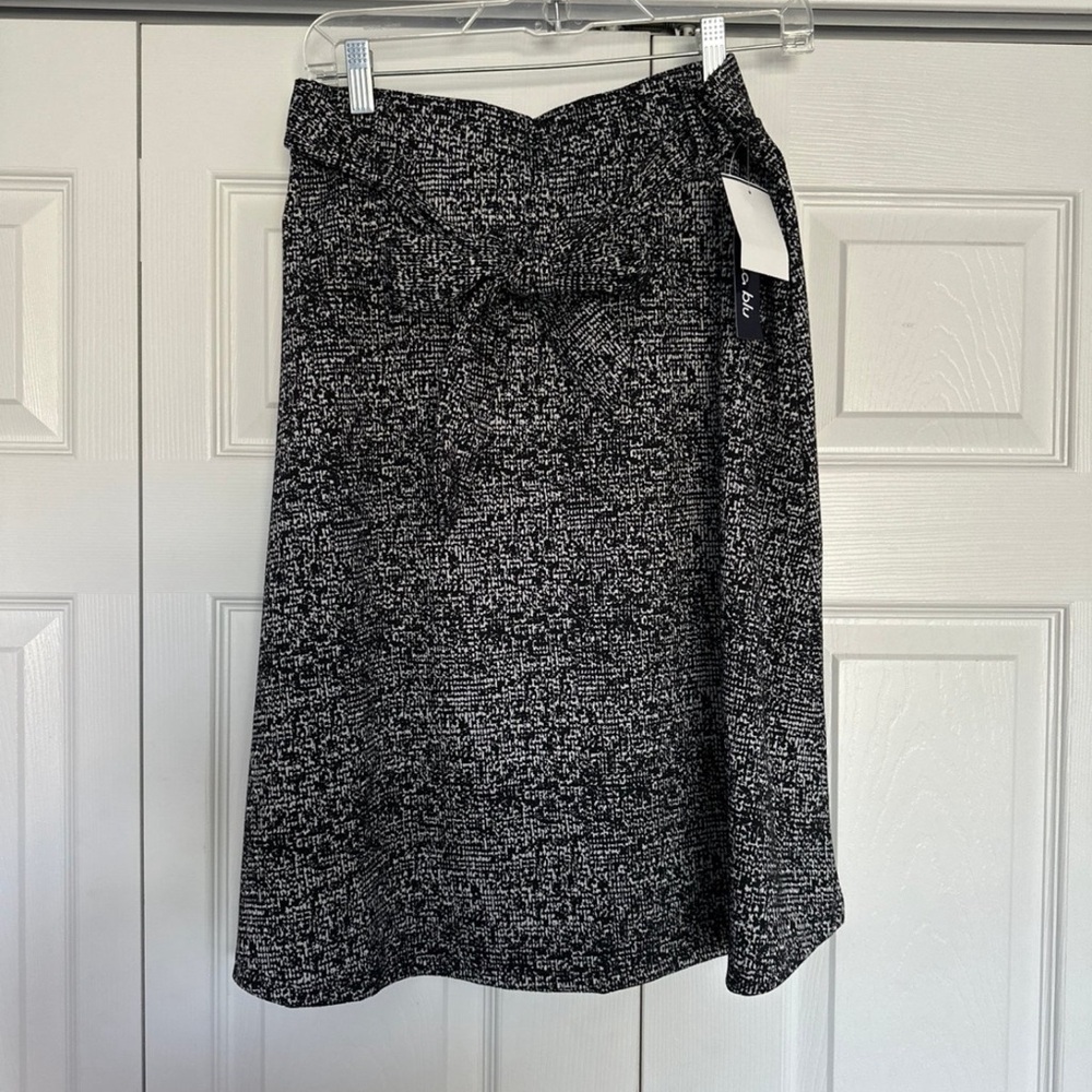 NWT Olivia Blu Skirt